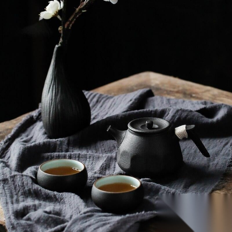Service à thé japonais en céramique noire « Olivier »