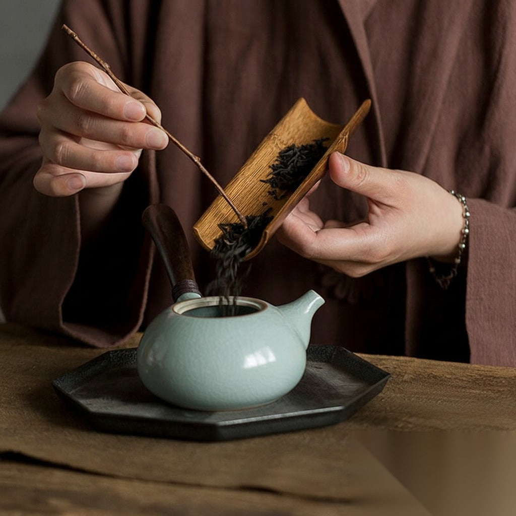 Théière japonaise en céramique avec manche « Sérail »